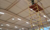 Уборка школ и дошкольных учреждений в Краснодаре - 30 Очистка потолочных конструкций